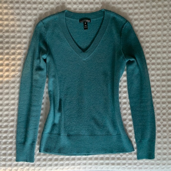 AQUA from Bloomingdale’s Cashmere Sweater Teal Long Sleeve V Neck S - Picture 11 of 12